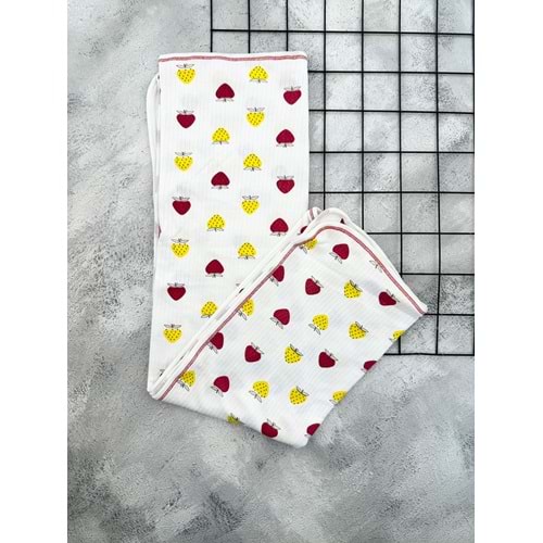 GONCA RAPORLU ÇİFT KAT BEBEK BATTANİYESİ 85*95 ÇİLEKLER